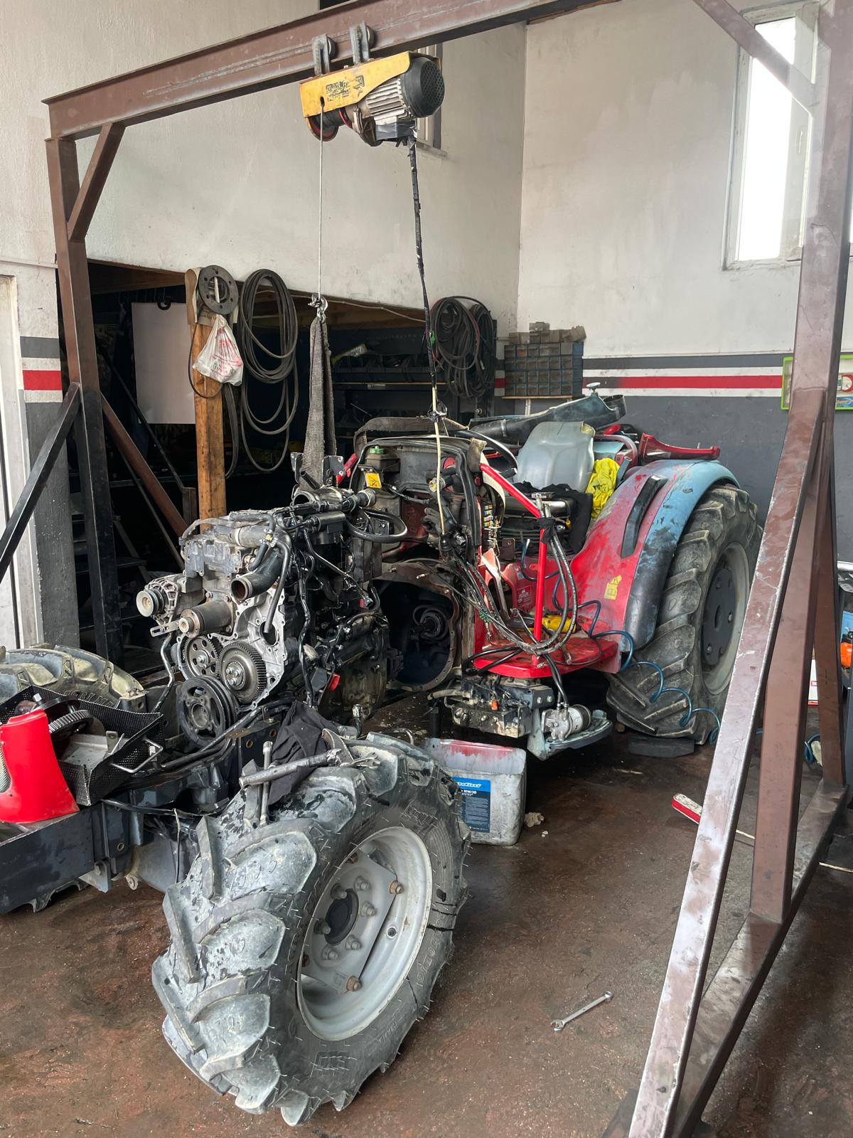 Ayar Traktör Oto Tamir 